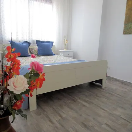 Club Paraiso & Perfect For You *